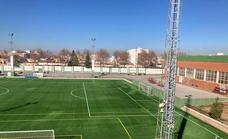 Concluye la renovación del césped artificial del primer campo de fútbol