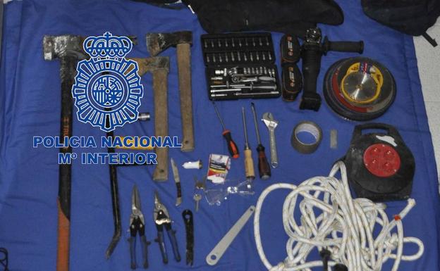 Tres detenidos por pertenencia a grupo criminal, en situación irregular y reclamados judicialmente