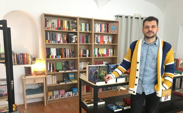 «En Extremadura a la gente le gusta acercarse a las librerías de barrio»