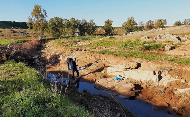 CHG confirma la contaminación de una parte del arroyo Husero por filtraciones del antiguo vertedero de Los Estiles