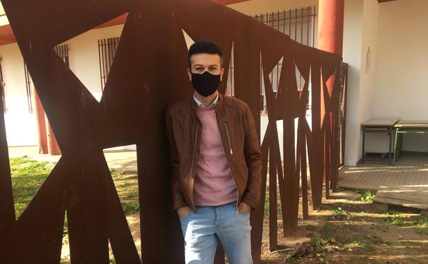 El Ayuntamiento aprueba que se concedan Premios de la Provincia a los profesores Inés González Díaz y Ricardo Hurtado Simó