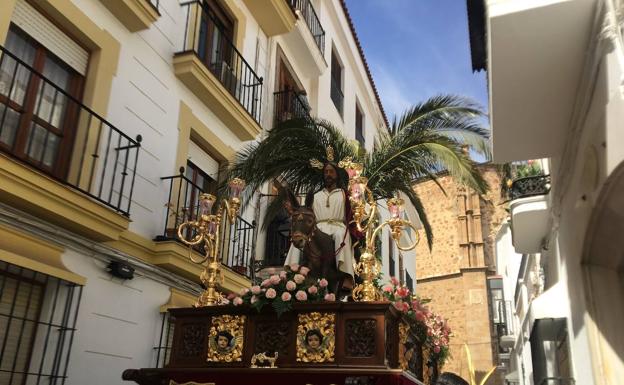 La Burrita volvió a lucir por las calles del centro en este Domingo de Ramos