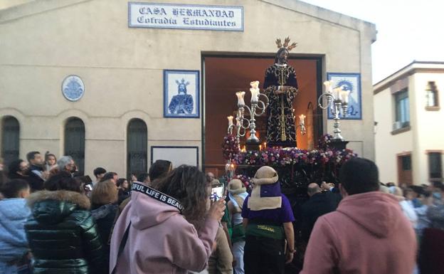 Ayer lució la procesión de Los Estudiantes y hoy le toca el turno al Silencio, La Merced y la Buena Muerte