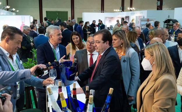 Vara pide a las empresas extremeñas unión para abrirse paso ante la competencia mundial