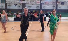 Unos cuatrocientos bailarines están participando en el VI Trofeo Ciudad de Almendralejo de bailes de salón