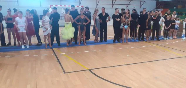 400 bailarines de toda España participan en el VI Trofeo Ciudad de Almendralejogloria 