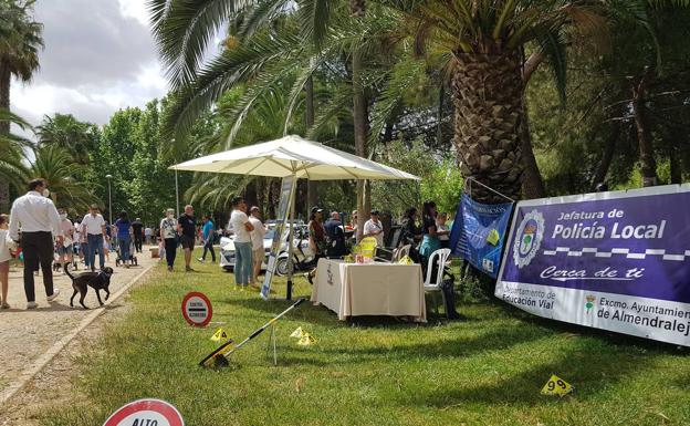 Numerosas personas acudieron ayer al día de la familia en Las Mercedes