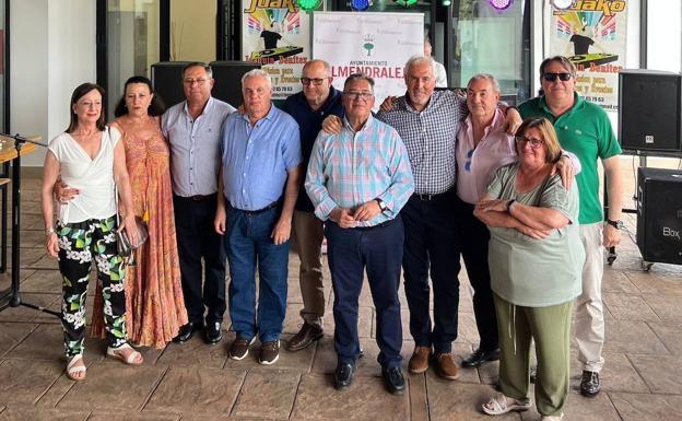 El Ayuntamiento rinde homenaje a una decena de trabajadores que se han jubilado en el último año