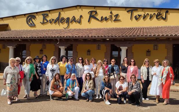 Medio centenar de mujeres mejoran sus conocimientos del vino en los talleres profesionales de Mavex