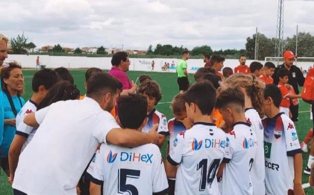 La escuela de fútbol de Cisqui y Tirado se convertirá en la academia del CD Extremadura 1924