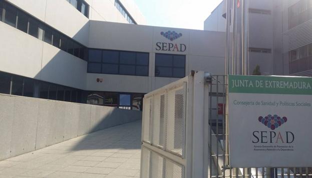 UGT critica la externalización de la atención a enfermos mentales graves en un pisos tutelados en Almendralejo