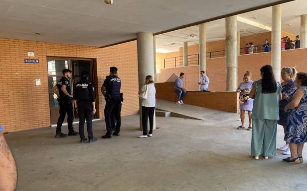 Muere una mujer tras caer por las escaleras de un bloque de viviendas