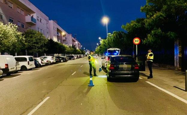 La Policía Local denuncia a varios establecimientos por venta de alcohol