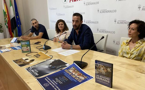 El teatro Carolina Coronado comienza a proyectar cine en versión original