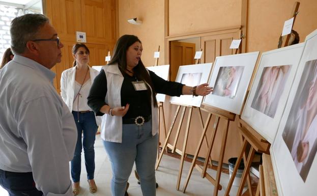 La Asociación Oncológica organiza un desayuno solidario, teatro y una marcha rosa contra el cáncer de mama