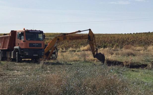 Arias dice que el contrato de caminos establece la limpieza de zonas públicas como la Alberca Vieja