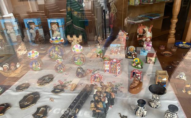 La oenegé Despierta Almendralejo abre su mercado navideño solidario