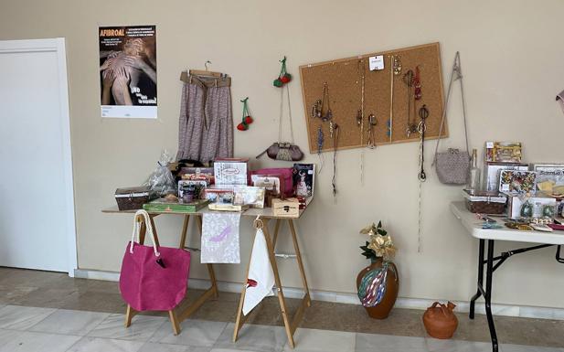 Afibroal abre una tienda solidaria en la calle Real