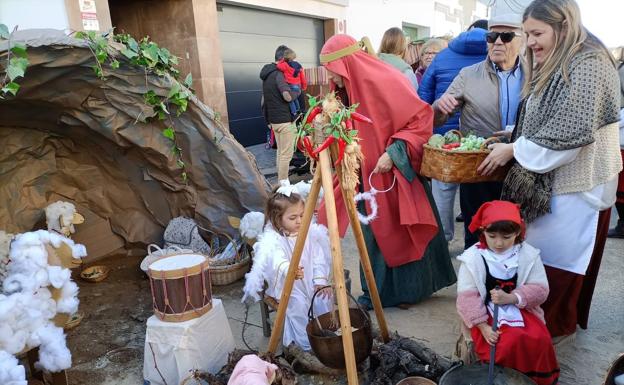 La barriada de San José reluce con su belén viviente