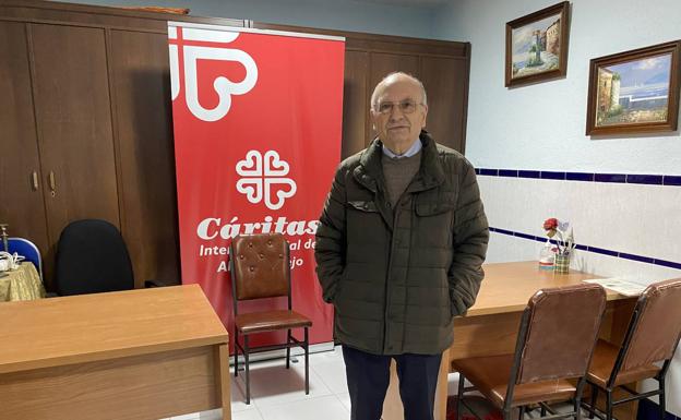 Cáritas forma a cuatro voluntarios para ayudar a familias a administrar las ayudas