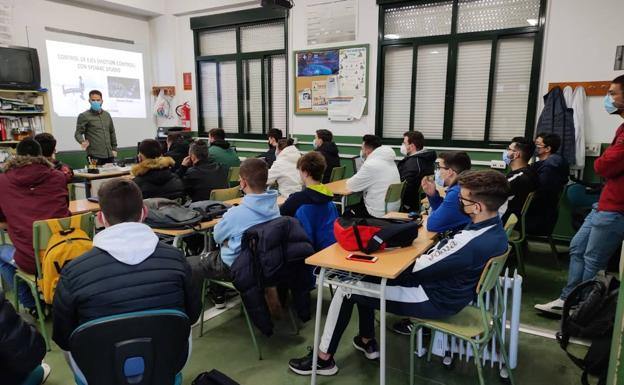 El IES Santiago Apóstol celebra esta semana las XVII Jornadas Técnicas de FP y Empresa