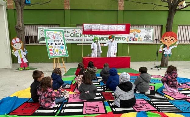 Experimentos, drones, radio y robótica en la II Semana de la Ciencia del Montero de Espinosa