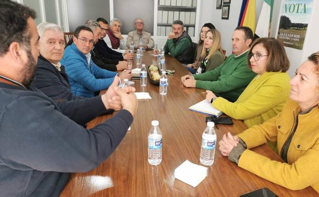 La presidenta del PP extremeño se reúne con la Comunidad de Labradores y Apag