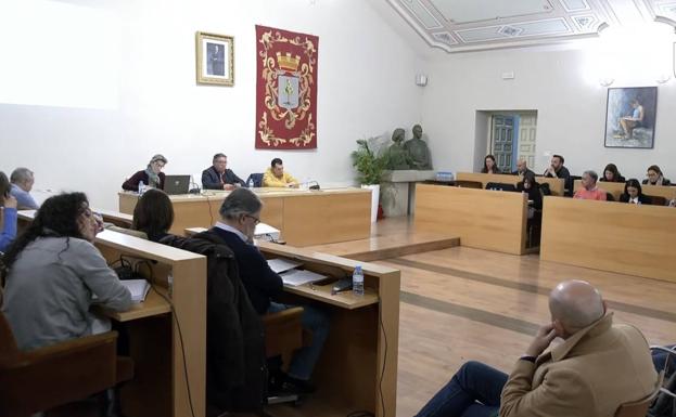 El concejal Felipe Martínez y los médicos Manuel Gordillo y Juan Navia Roque tendrán un calle