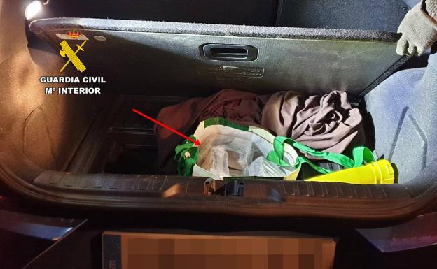 Detenido un conductor asturiano con 11.1 kilos de hachis ocultos