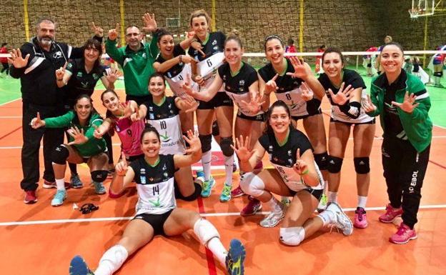 El Extremadura Arroyo se sirve una Copa y el liderato a costa de lograr su sexto triunfo consecutivo, 0-3 ante Xuvenil Teis