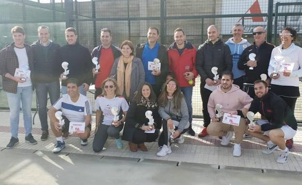 Finaliza la VIII liga de pádel de Arroyo de la Luz a falta de la final de la primera categoría masculina, aplazada por lesión
