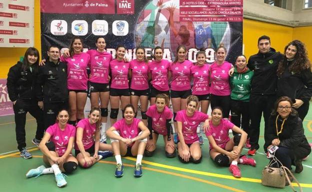 El Extremadura Arroyo, después de una épica reacción, se despide la Copa en el quinto set ante Cide
