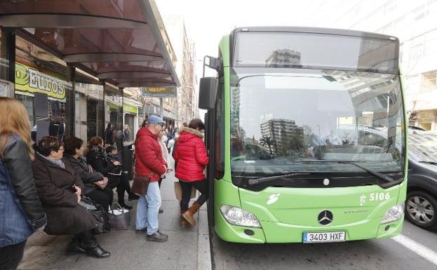 El bus urbano gana 250.000 viajeros en tres años de subidas consecutivas