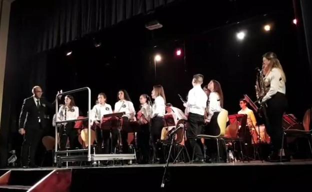 Las bandas de música de Cáceres, Alburquerque y Arroyo de la Luz participaron en el VI Encuentro de Bandas