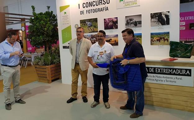 Daniel Álvarez, segundo premio en el concurso de fotos de la feria Ecuextre