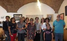El grupo de adultos de la Escuela de Pintura 'Arte 16' inaugura una exposición con motivo de la clausura de curso