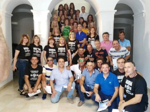 El Ayuntamiento de Arroyo de la Luz recibe a la generación del 69