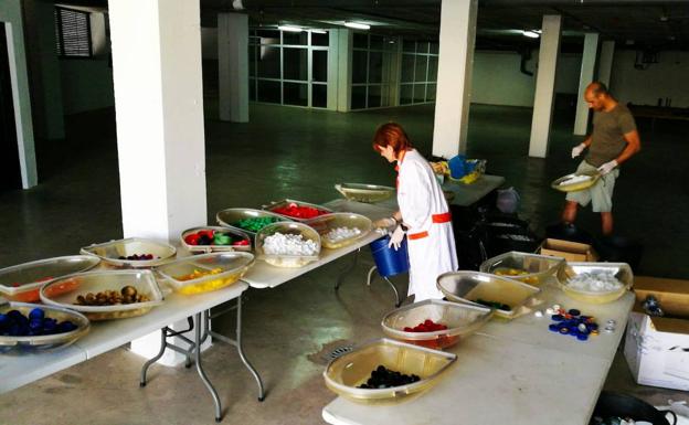 'Pon tu tapón artístico', una actividad para concienciar sobre el cuidado del planeta