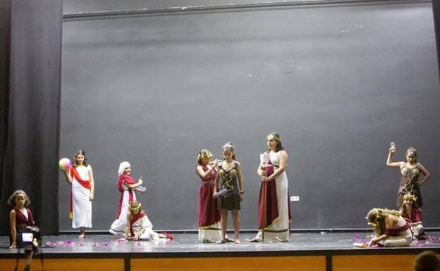 Los talleres Ceres del Festival de Mérida llevan la cultura y el teatro grecolatinos a veinte municipios extremeños