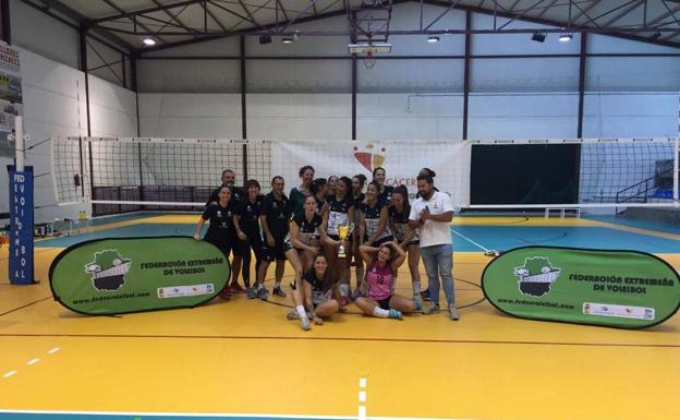 El Extremadura Arroyo se lleva también el Trofeo Diputaciones y espera ya el debú liguero el próximo sábado ante Rivas