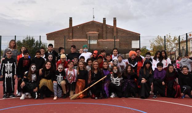 El Ceip Ntra Sra de la Luz celebra una jornada educativa entre castañas y calabazas
