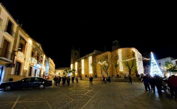 Arroyo de la Luz da la bienvenida a la Navidad con una nueva iluminación