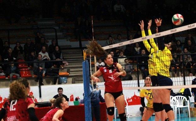 Isabela Quiuqui, mejor bloqueadora de la 11ª jornada, entra en el septeto ideal