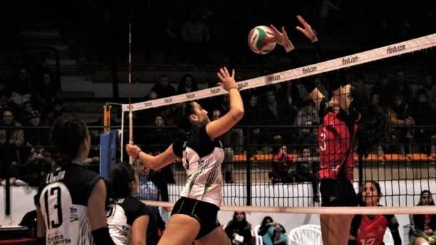 El Extremadura Arroyo vence 3-0 a Rivas y sigue creyendo en mejorar su clasificación