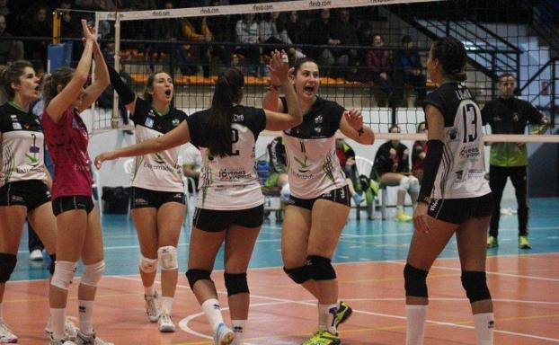El Extremadura Arroyo, tras derrotar al Rivas, sube al quinto puesto de la tabla
