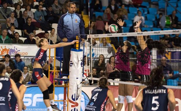El Extremadura Arroyo recibe en su cancha al intratable Arenal Emevé de Lugo