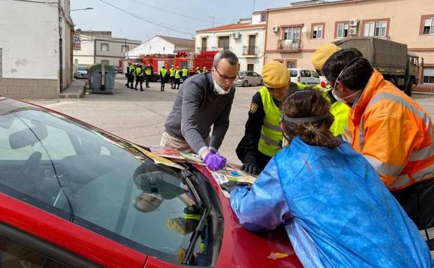 La UME vuelve a Arroyo de la Luz para continuar con la desinfección