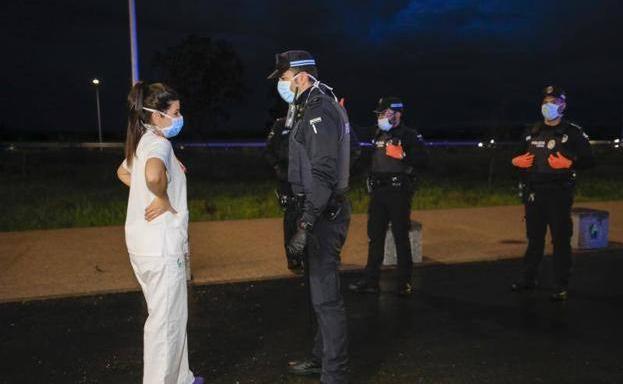 Cáceres da por perdido el envío de 50.000 mascarillas de Nepal