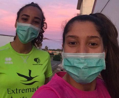 Las brasileñas Quiuqui y Silva vuelven por fin a su país natal tras su confinamiento en Arroyo de la Luz