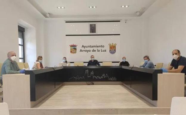El equipo de gobierno del Ayuntamiento aprueba el inicio del plan de desescalada de Arroyo de la Luz